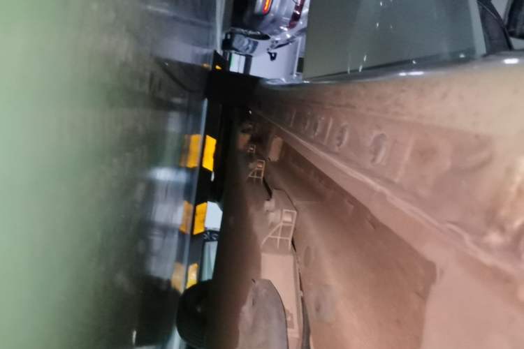 Used CHANGAN Benni E-Star 2021 National Edition Colorful Version Lithium Iron Phosphate (31.86 kWh) Right Side Sill