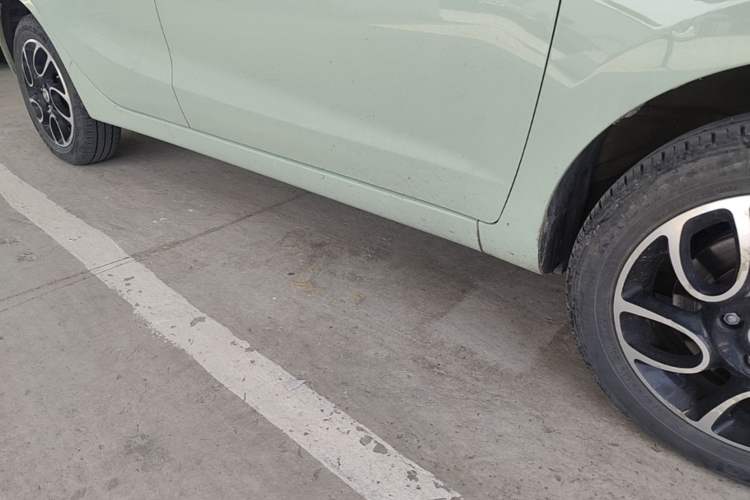Used CHANGAN Benni E-Star 2021 National Edition Colorful Version Lithium Iron Phosphate (31.86 kWh) Right Side Sill