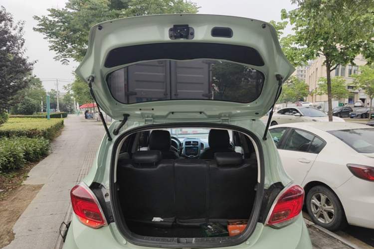 Used CHANGAN Benni E-Star 2021 National Edition Colorful Version Lithium Iron Phosphate (31.86 kWh) Trunk
