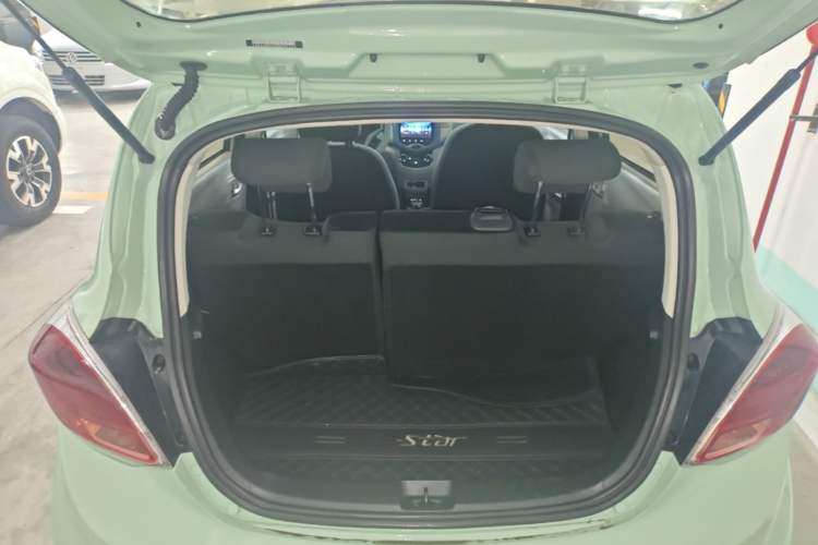 Used CHANGAN Benni E-Star 2021 National Edition Colorful Version Lithium Iron Phosphate (31.86 kWh) Trunk