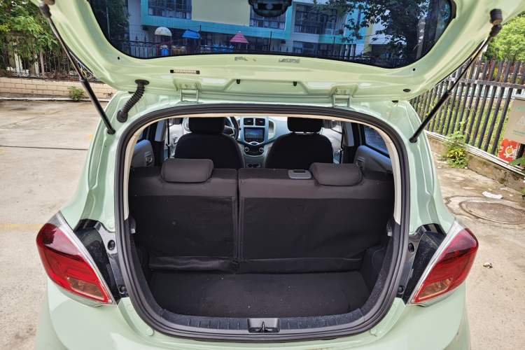 Used CHANGAN Benni E-Star 2021 National Edition Colorful Version Lithium Iron Phosphate (31.86 kWh) Trunk