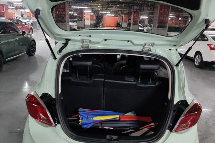 Used CHANGAN Benni E-Star 2021 National Edition Colorful Version Lithium Iron Phosphate (31.86 kWh) Trunk