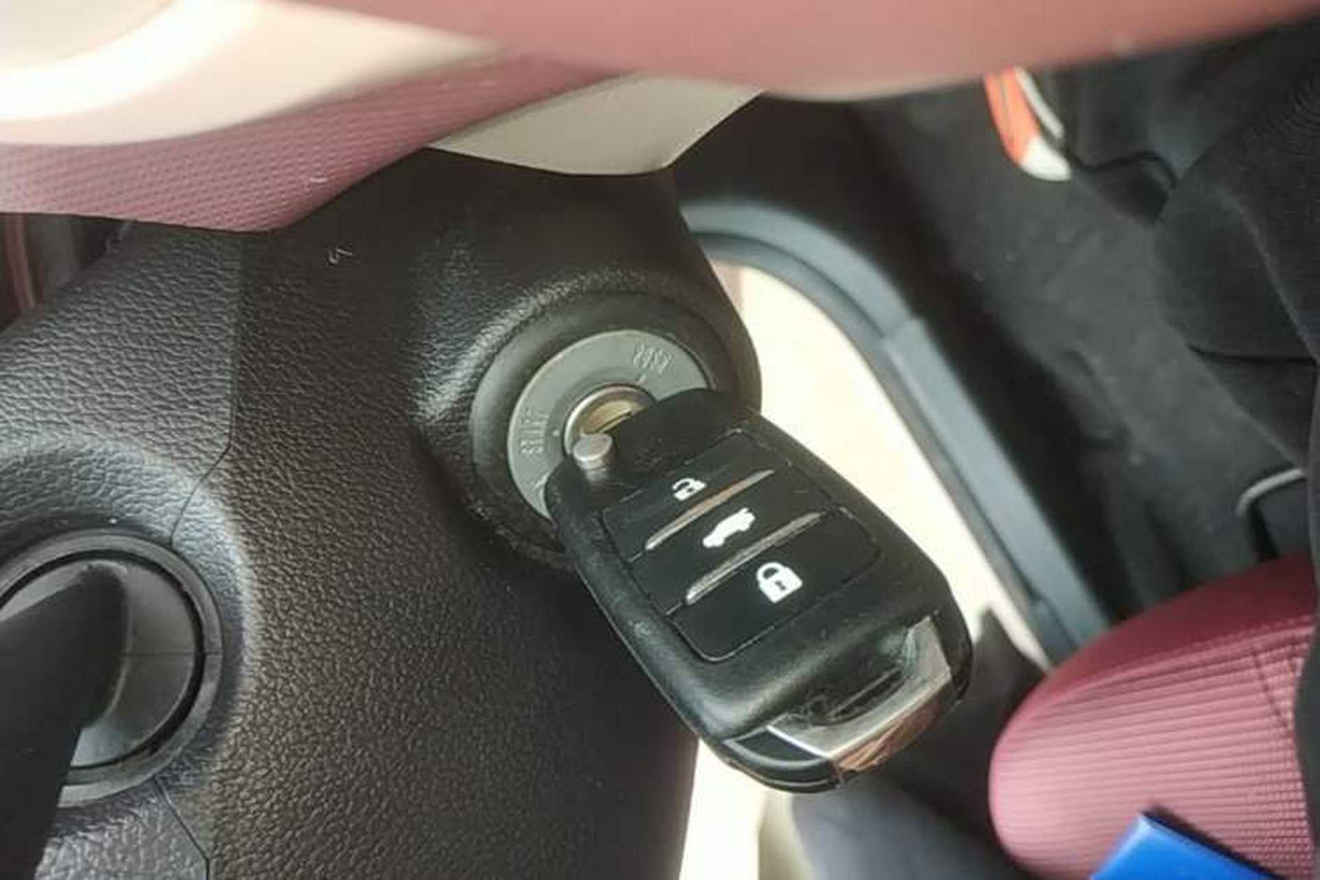Used CHANGAN Benni E-Star 2021 National Edition Colorful Version Lithium Iron Phosphate (31.86 kWh) Interior 1