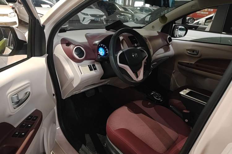 Used CHANGAN Benni E-Star 2021 National Edition Colorful Version Lithium Iron Phosphate (31.86 kWh) Left Front Seat