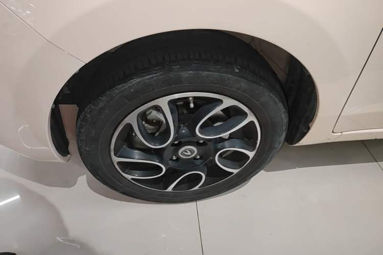 Used CHANGAN Benni E-Star 2021 National Edition Colorful Version Lithium Iron Phosphate (31.86 kWh) Left Front Wheel Hub