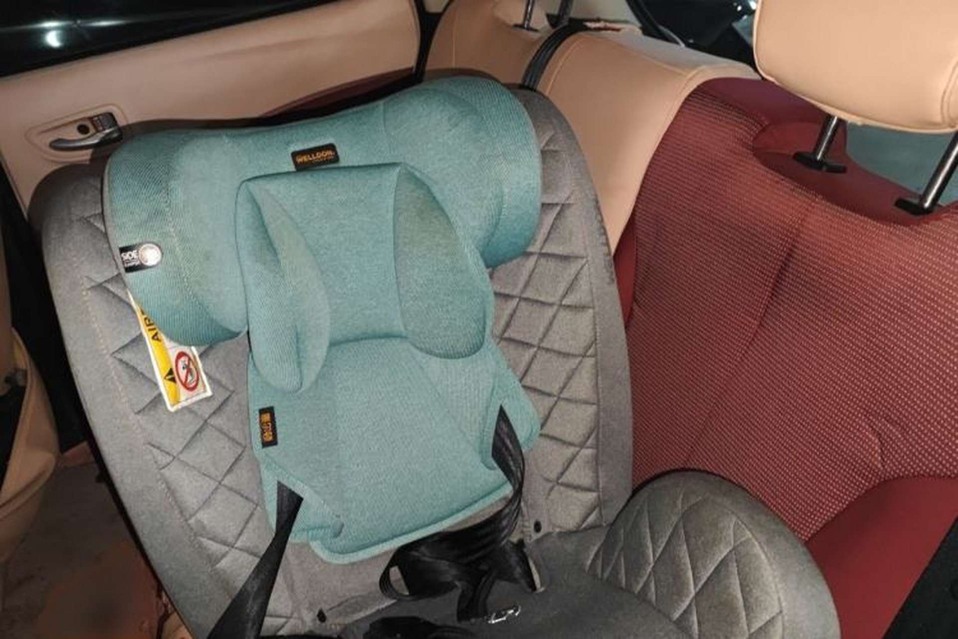 Used CHANGAN Benni E-Star 2021 National Edition Colorful Version Lithium Iron Phosphate (31.86 kWh) Left Rear Seat