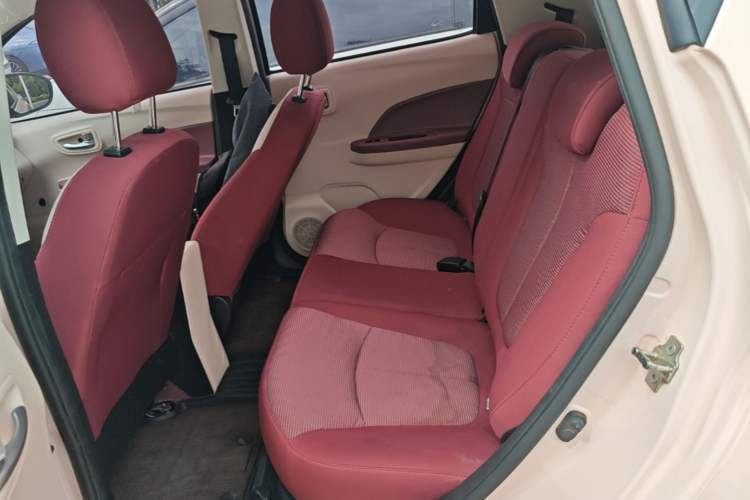 Used CHANGAN Benni E-Star 2021 National Edition Colorful Version Lithium Iron Phosphate (31.86 kWh) Left Rear Seat