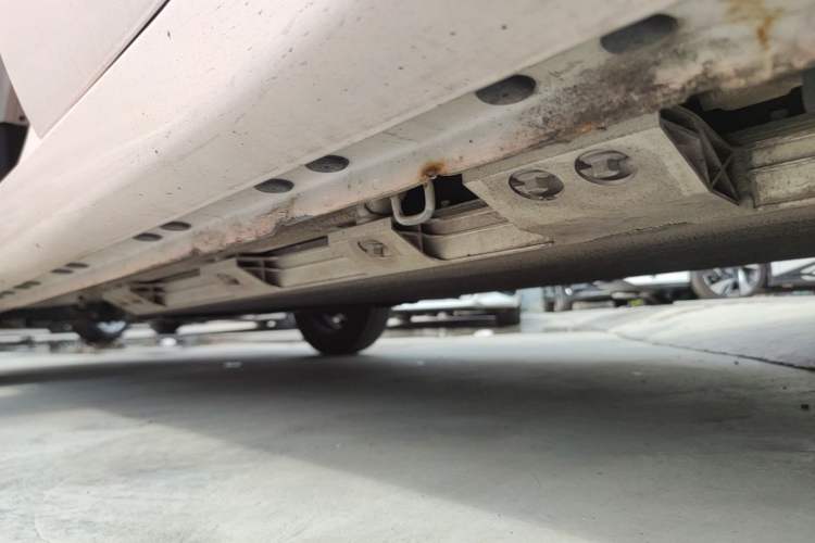 Used CHANGAN Benni E-Star 2021 National Edition Colorful Version Lithium Iron Phosphate (31.86 kWh) Left Side Sill