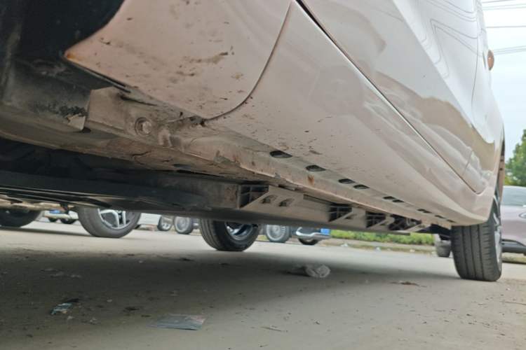 Used CHANGAN Benni E-Star 2021 National Edition Colorful Version Lithium Iron Phosphate (31.86 kWh) Left Side Sill