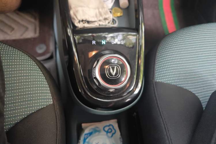 Used CHANGAN Benni E-Star 2021 National Edition Colorful Version Lithium Iron Phosphate (31.18 kWh) Gear Lever