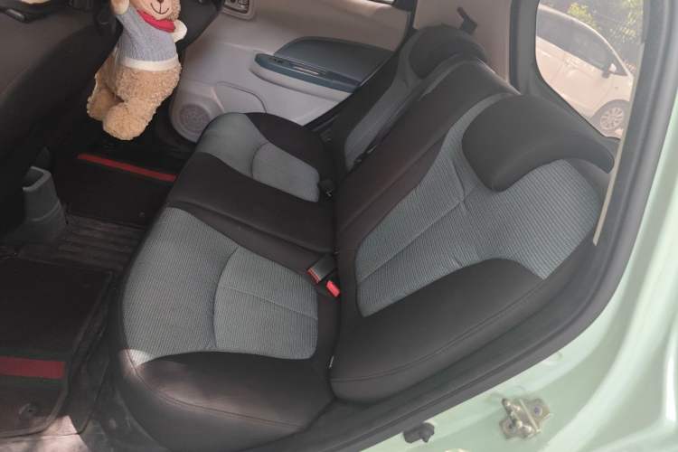 Used CHANGAN Benni E-Star 2021 National Edition Colorful Version Lithium Iron Phosphate (31.18 kWh) Left Rear Seat