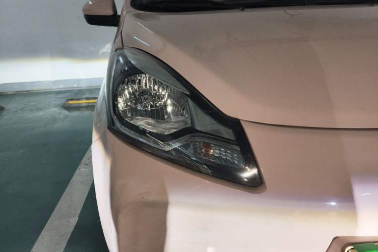 Used CHANGAN Benni E-Star 2021 National Edition Colorful Version Lithium Iron Phosphate (31.86 kWh) Right Front Headlight