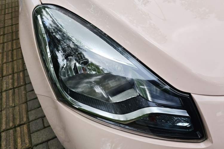 Used CHANGAN Benni E-Star 2021 National Edition Colorful Version Lithium Iron Phosphate (31.86 kWh) Right Front Headlight