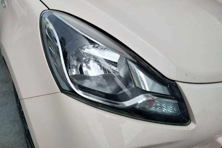 Used CHANGAN Benni E-Star 2021 National Edition Colorful Version Lithium Iron Phosphate (31.86 kWh) Right Front Headlight