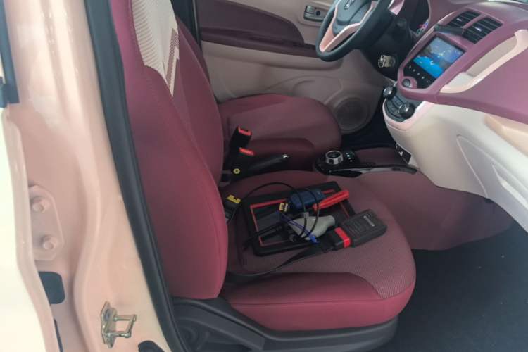 Used CHANGAN Benni E-Star 2021 National Edition Xin Yue Version (Fast-Charging Edition) Lithium Iron Phosphate (31.18 kWh) Right Front Seat