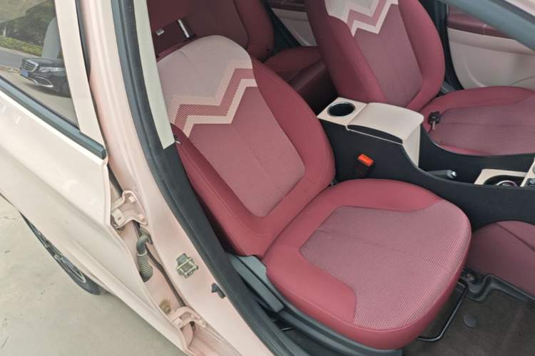 Used CHANGAN Benni E-Star 2021 National Edition Colorful Version Lithium Iron Phosphate (31.86 kWh) Right Front Seat