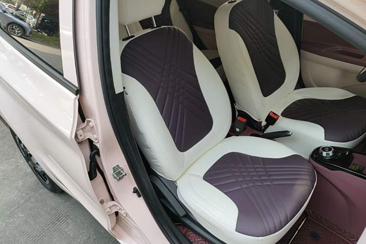 Used CHANGAN Benni E-Star 2021 National Edition Colorful Version Lithium Iron Phosphate (31.86 kWh) Right Front Seat