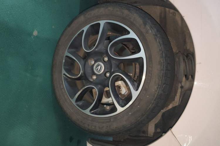 Used CHANGAN Benni E-Star 2021 National Edition Colorful Version Lithium Iron Phosphate (31.86 kWh) Right Front Wheel Hub