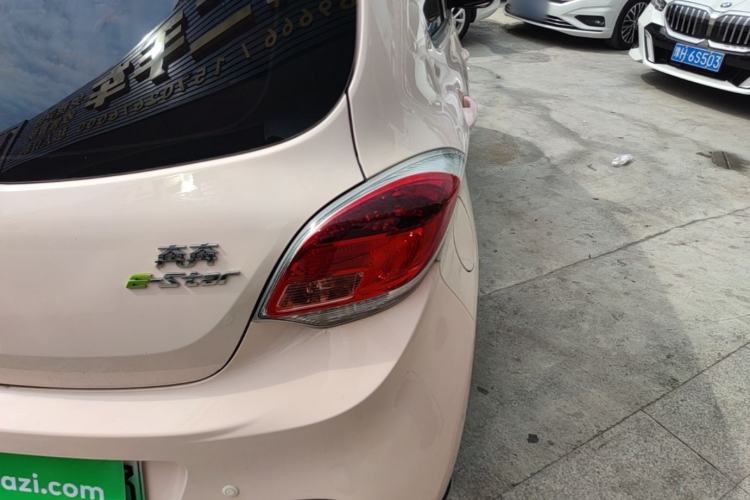 Used CHANGAN Benni E-Star 2021 National Edition Colorful Version Lithium Iron Phosphate (31.86 kWh) Right Rear Taillight