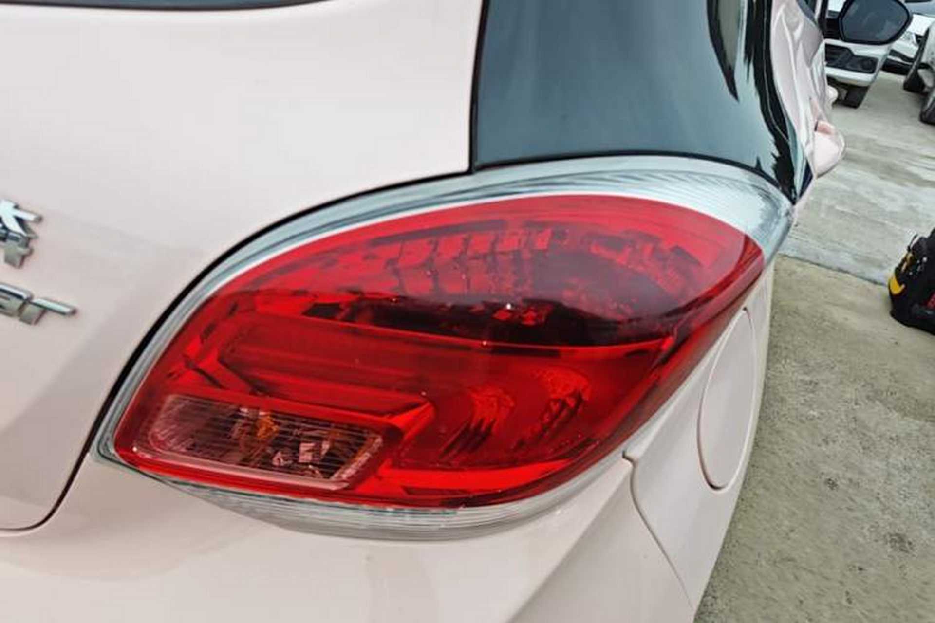 Used CHANGAN Benni E-Star 2021 National Edition Colorful Version Lithium Iron Phosphate (31.86 kWh) Right Rear Taillight