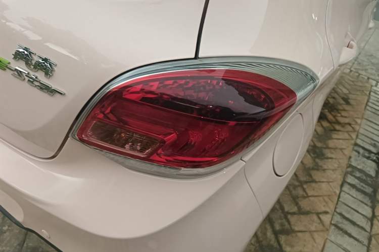 Used CHANGAN Benni E-Star 2021 National Edition Colorful Version Lithium Iron Phosphate (31.86 kWh) Right Rear Taillight