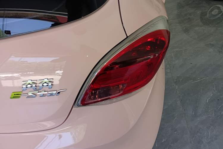 Used CHANGAN Benni E-Star 2021 National Edition Colorful Version Lithium Iron Phosphate (31.86 kWh) Right Rear Taillight