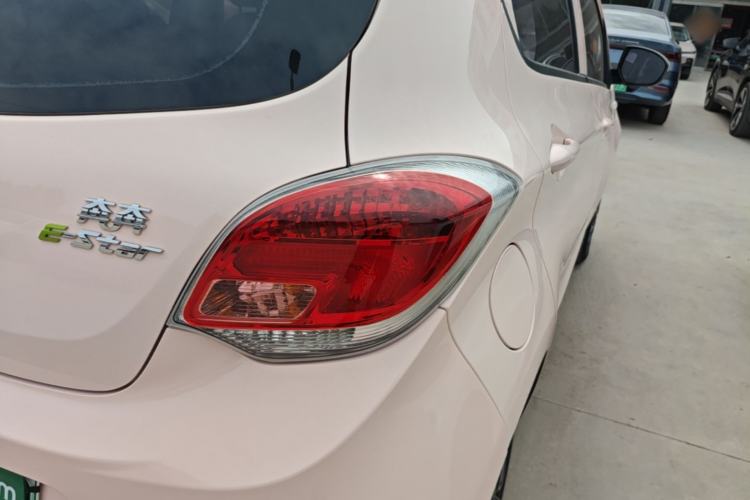 Used CHANGAN Benni E-Star 2021 National Edition Colorful Version Lithium Iron Phosphate (31.86 kWh) Right Rear Taillight