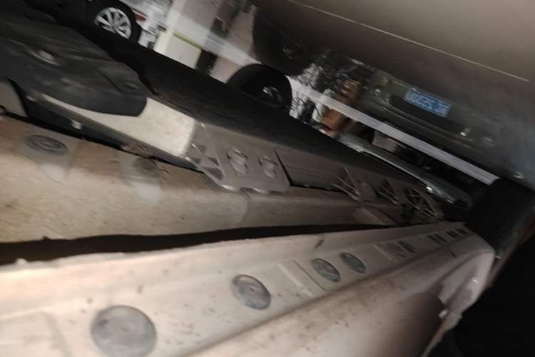 Used CHANGAN Benni E-Star 2021 National Edition Colorful Version Lithium Iron Phosphate (31.86 kWh) Right Side Sill