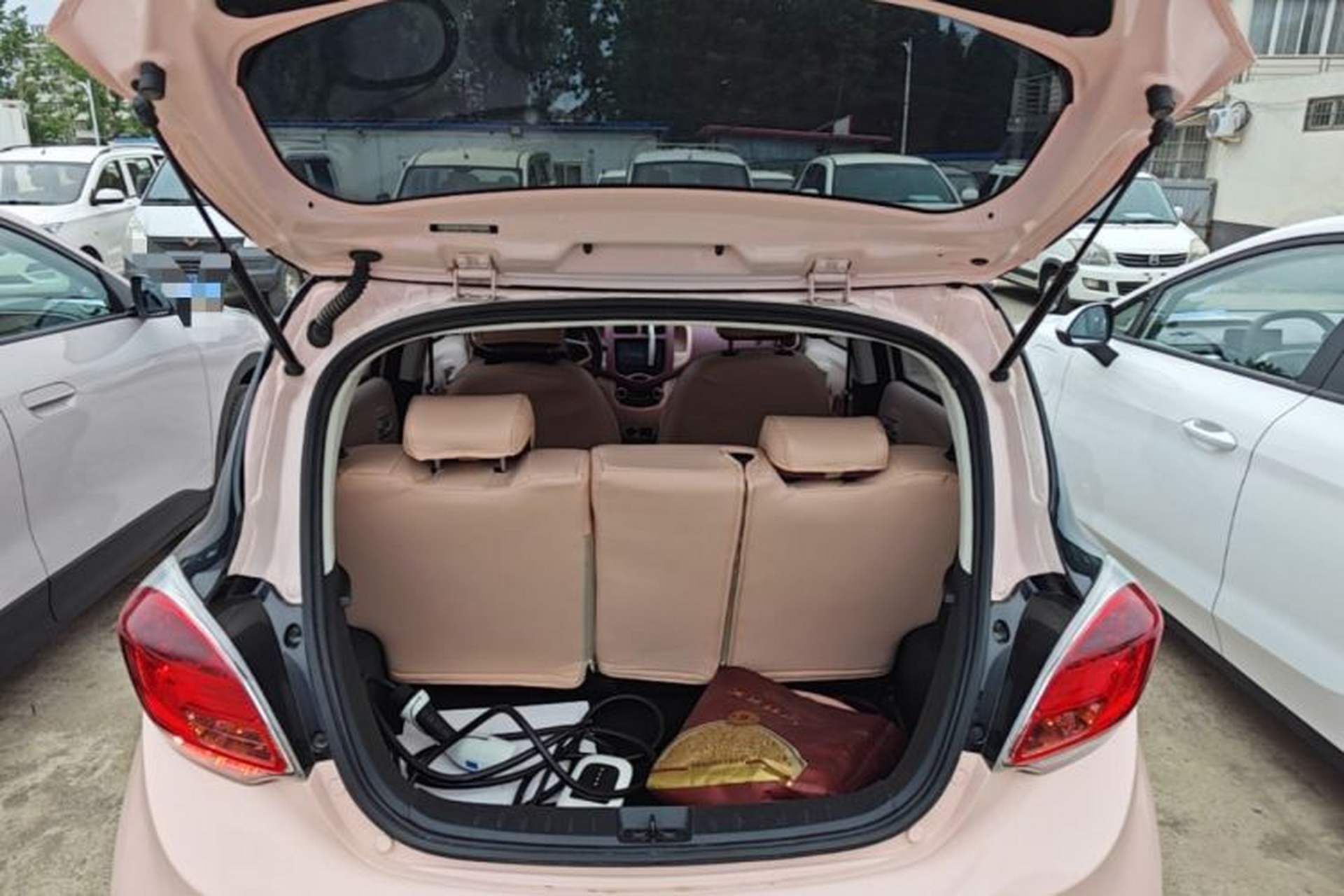 Used CHANGAN Benni E-Star 2021 National Edition Colorful Version Lithium Iron Phosphate (31.86 kWh) Trunk