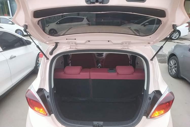 Used CHANGAN Benni E-Star 2021 National Edition Colorful Version Lithium Iron Phosphate (31.86 kWh) Trunk