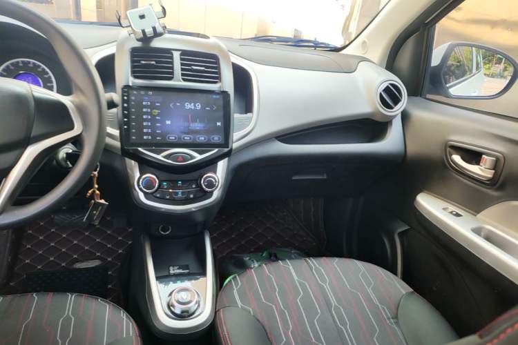 Used CHANGAN Benni E-Star 2021 National Edition Xin Yue Version Lithium-Ion Battery Audio And AC Panel