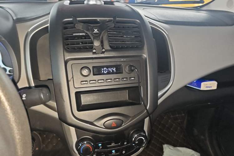 Used CHANGAN Benni E-Star 2021 National Edition Xin Yue Version (Fast-Charging Edition) Lithium Iron Phosphate (31.95 kWh) Audio And AC Panel