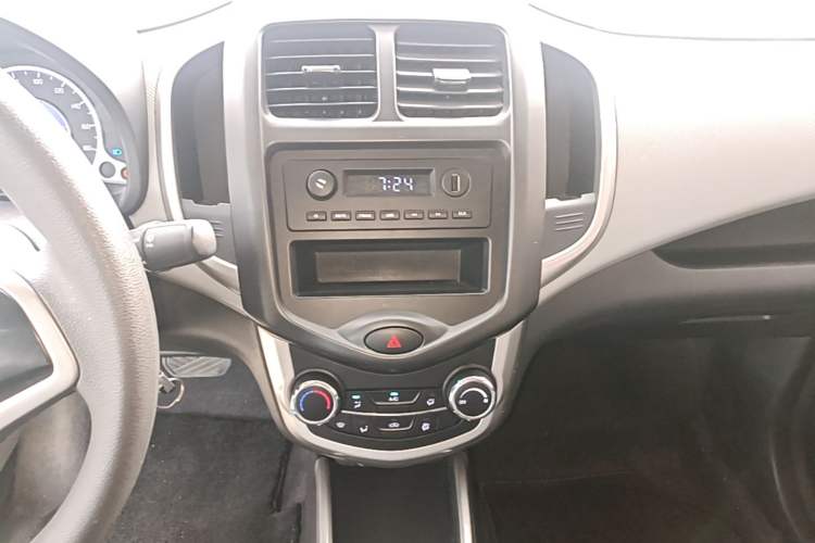 Used CHANGAN Benni E-Star 2021 National Edition Xin Yue Version (Fast-Charging Edition) Lithium Iron Phosphate (31.95 kWh) Audio And AC Panel