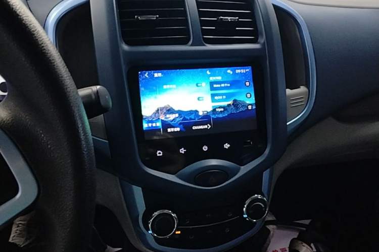 Used CHANGAN Benni E-Star 2021 National Edition Colorful Version Lithium Iron Phosphate (31.18 kWh) Audio And AC Panel