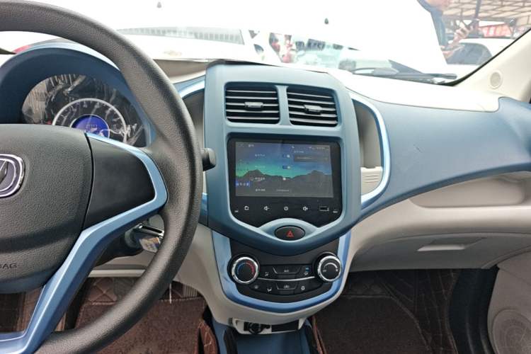 Used CHANGAN Benni E-Star 2021 National Edition Colorful Version Lithium Iron Phosphate (31.86 kWh) Audio And AC Panel