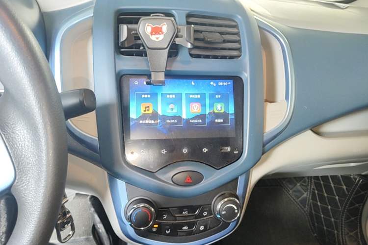 Used CHANGAN Benni E-Star 2021 National Edition Colorful Version Lithium Iron Phosphate (31.95 kWh) Audio And AC Panel