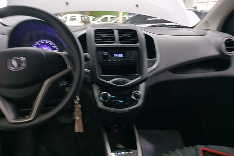 Used CHANGAN Benni E-Star 2021 National Edition Xinyue Version (Fast-Charging Edition) Lithium NMC Audio And AC Panel