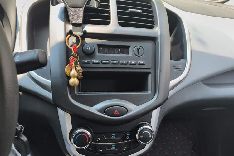 Used CHANGAN Benni E-Star 2021 National Edition Xinyue Version (Fast-Charging Edition) Lithium NMC Audio And AC Panel