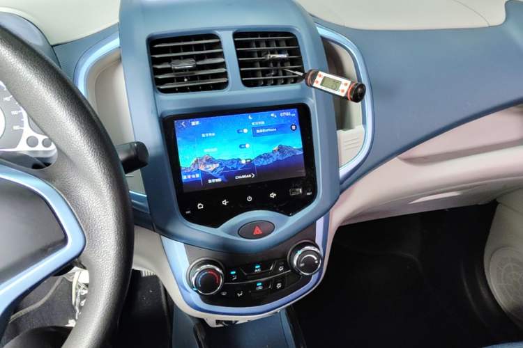 Used CHANGAN Benni E-Star 2021 National Edition Colorful Version Lithium Iron Phosphate (31.86 kWh) Audio And AC Panel