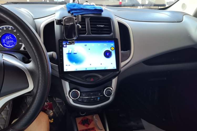 Used CHANGAN Benni E-Star 2021 National Edition Xin Yue Version Lithium-Ion Battery Audio And AC Panel