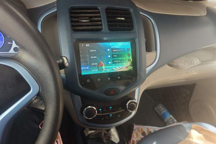 Used CHANGAN Benni E-Star 2021 National Edition Colorful Version Lithium Iron Phosphate (31.95 kWh) Audio And AC Panel