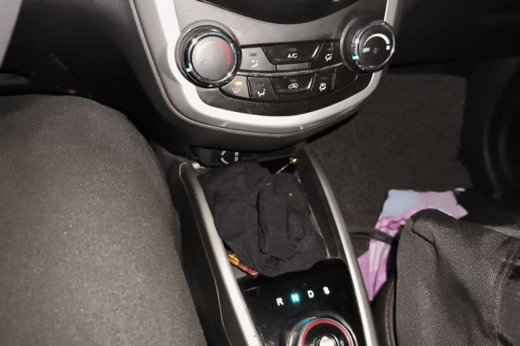 Used CHANGAN Benni E-Star 2021 National Edition Xin Yue Version Lithium-Ion Battery Audio And AC Panel