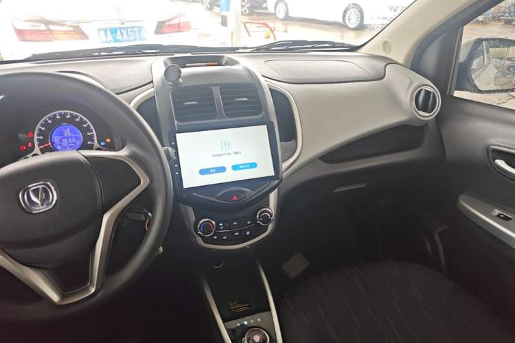 Used CHANGAN Benni E-Star 2021 National Edition Xin Yue Version Lithium-Ion Battery Audio And AC Panel