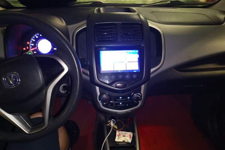 Used CHANGAN Benni E-Star 2021 National Edition Xin Yue Version Lithium-Ion Battery Audio And AC Panel