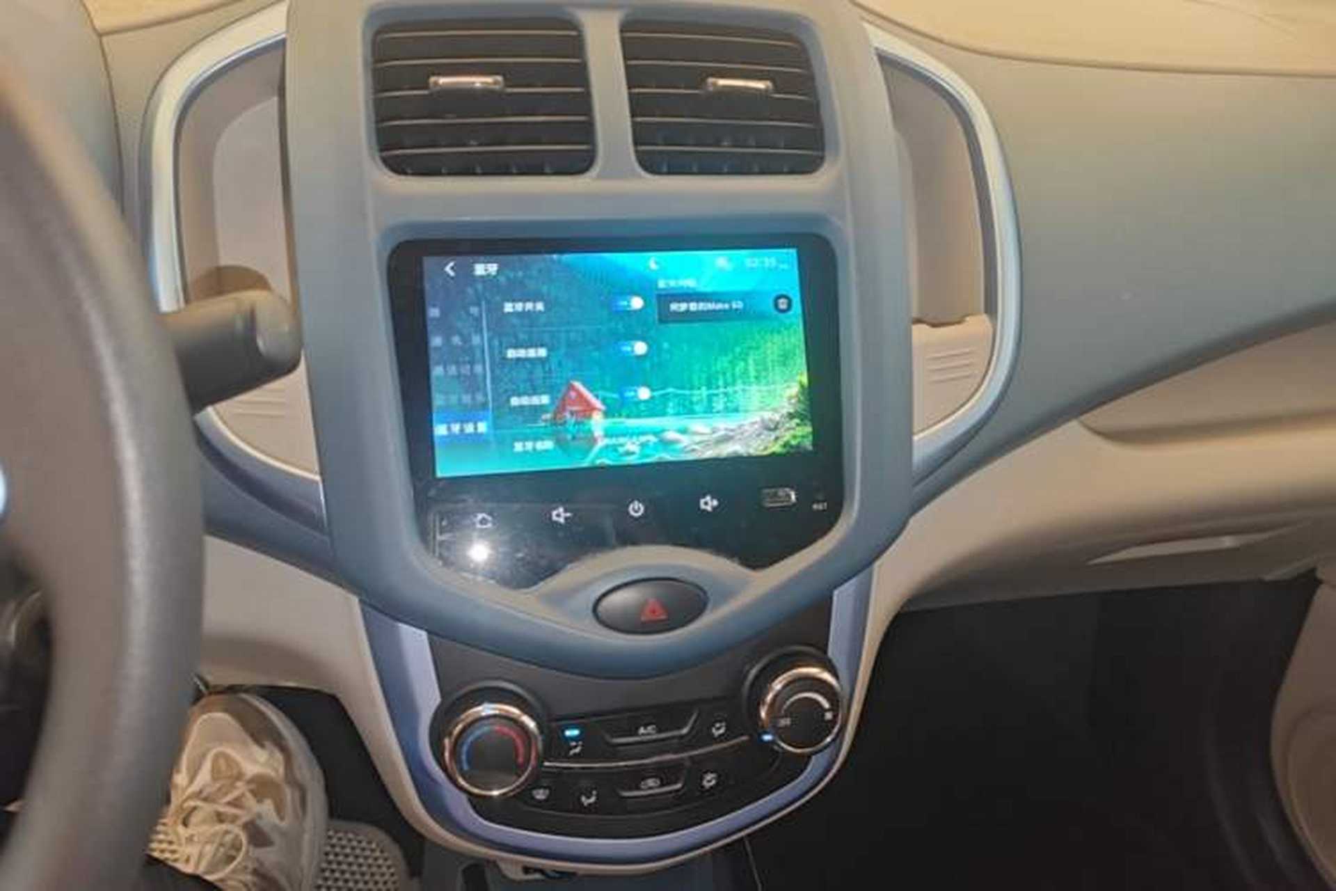 Used CHANGAN Benni E-Star 2021 National Edition Colorful Version Lithium Iron Phosphate (31.18 kWh) Audio And AC Panel