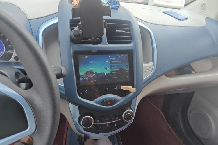 Used CHANGAN Benni E-Star 2021 National Edition Colorful Version Lithium Iron Phosphate (31.86 kWh) Audio And AC Panel