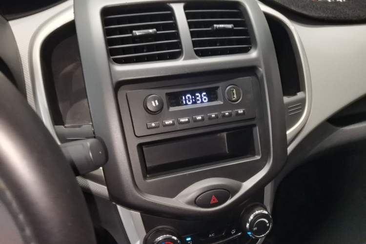 Used CHANGAN Benni E-Star 2021 National Edition Xinyue Version (Fast-Charging Edition) Lithium NMC Audio And AC Panel