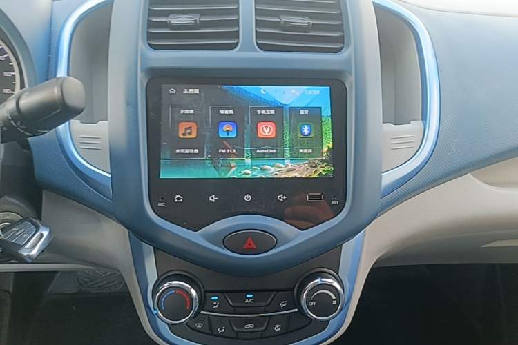 Used CHANGAN Benni E-Star 2021 National Edition Colorful Version Lithium Iron Phosphate (31.86 kWh) Audio And AC Panel