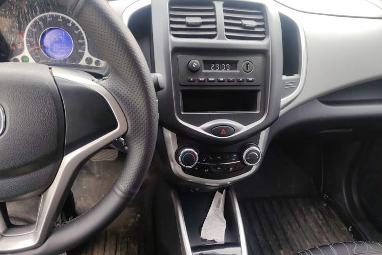 Used CHANGAN Benni E-Star 2021 National Edition Xin Yue Version Lithium Iron Phosphate (31.86 kWh) Audio And AC Panel