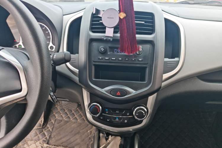 Used CHANGAN Benni E-Star 2021 National Edition Xin Yue Version Lithium Iron Phosphate (31.18 kWh) Audio And AC Panel